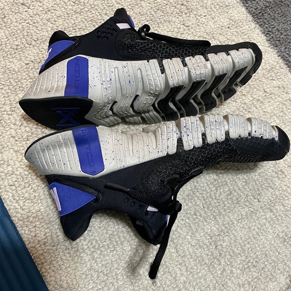 Nike Free Metcon 4 | 6W - Picture 3 of 7